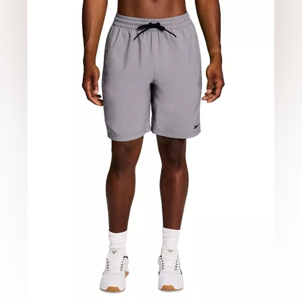 ReebokMen's Regular-Fit 9" Training Shorts Size L